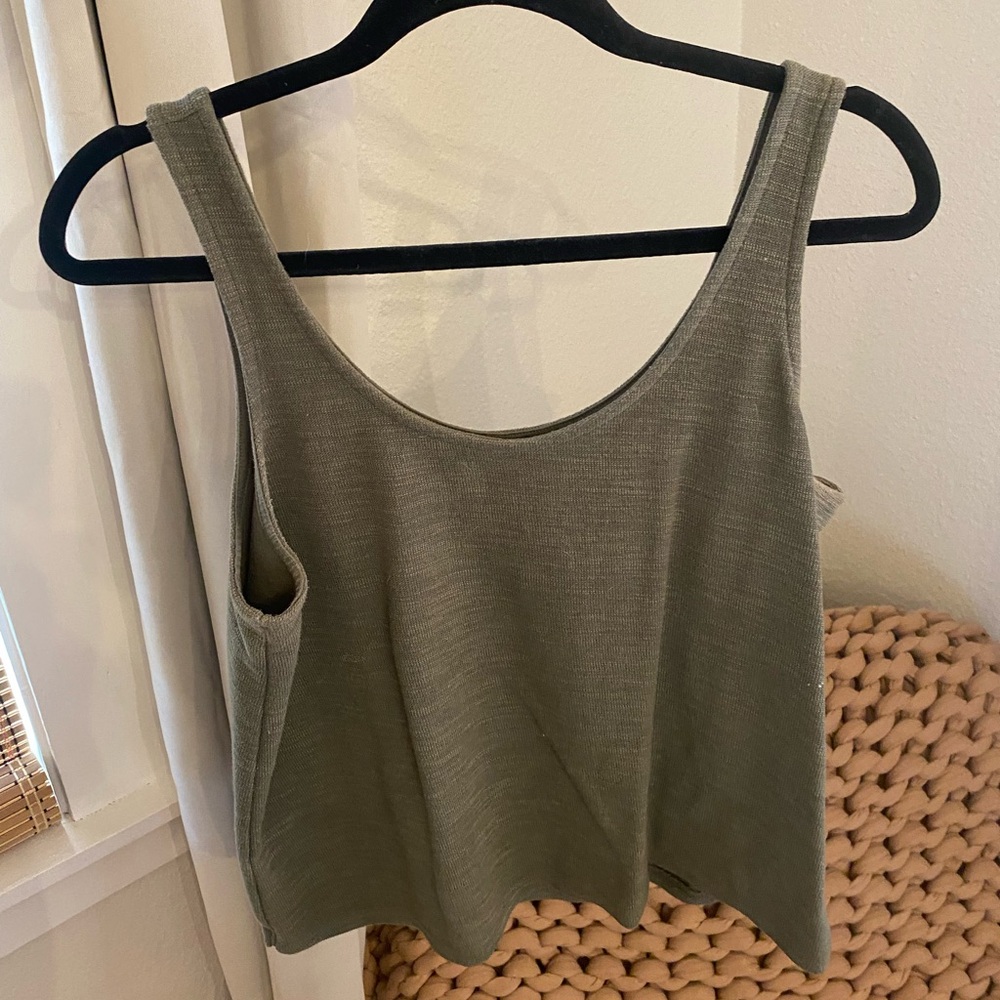 Old Navy women’s hunter green tank top